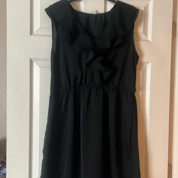Old Navy Dresses & Skirts - Old Navy Sleeveless Black Ruffle Dress with Pockets Size XL
